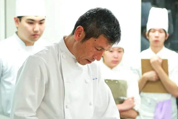 横浜中華街　華正樓<br>料理部部長　雲井 遠東 先生